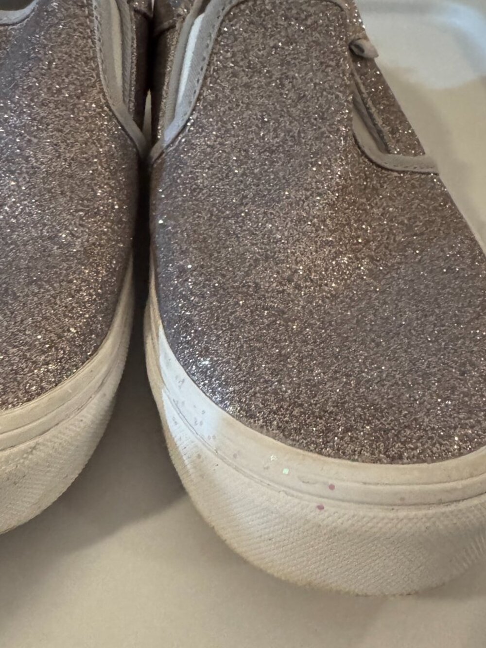 Vans Girls' Missy Silver Glitter Slip-On Sneakers,Size:Girls' 6, Great Condition - Picture 4 of 6
